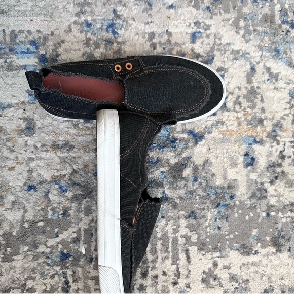 vionic Slide on shoes - Picture 3 of 4